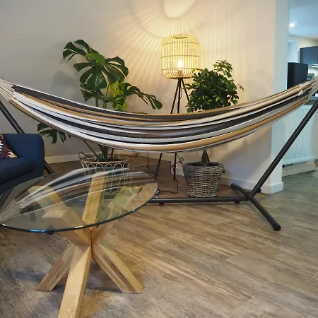 Kaffeevollautomat, Haengematte & Netflix, Zentral Idar-Oberstein